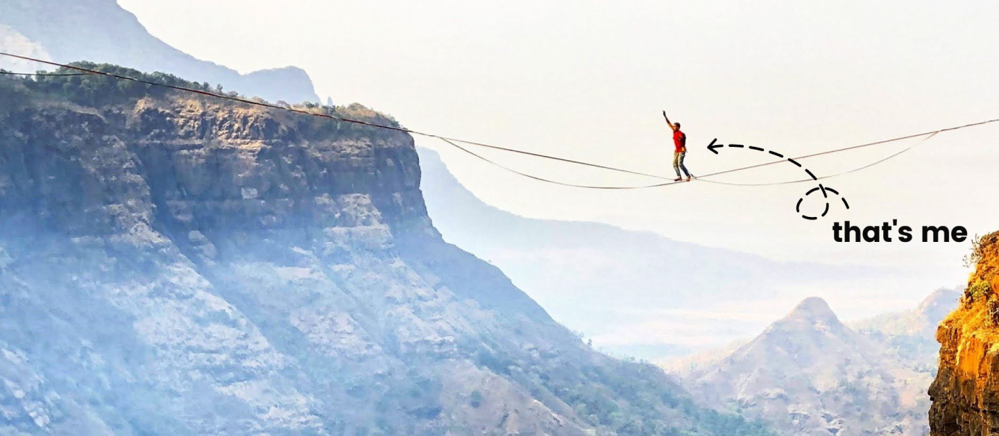 Apurv highlining between cliffs